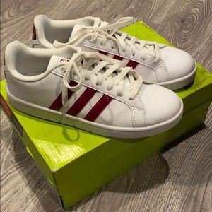 Adidas Advantage white with burgundy stripes